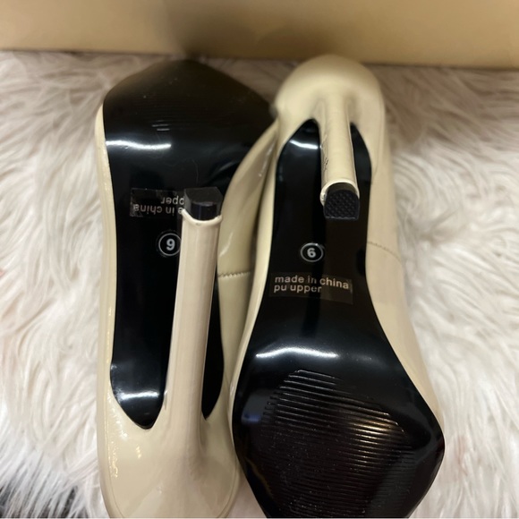 Beige Patent heels - Picture 2 of 7